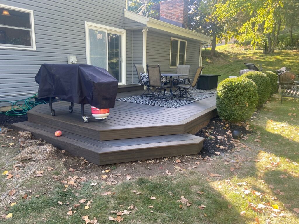 Waukesha Composite Deck Installation: Wood-to-Composite Transformation with Trex