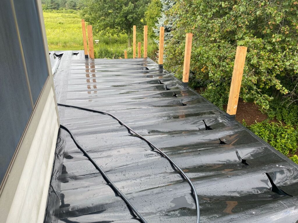 Hartford XL Deck Build: Trex RainEscape Waterproofing & Modern Underside Finishes
