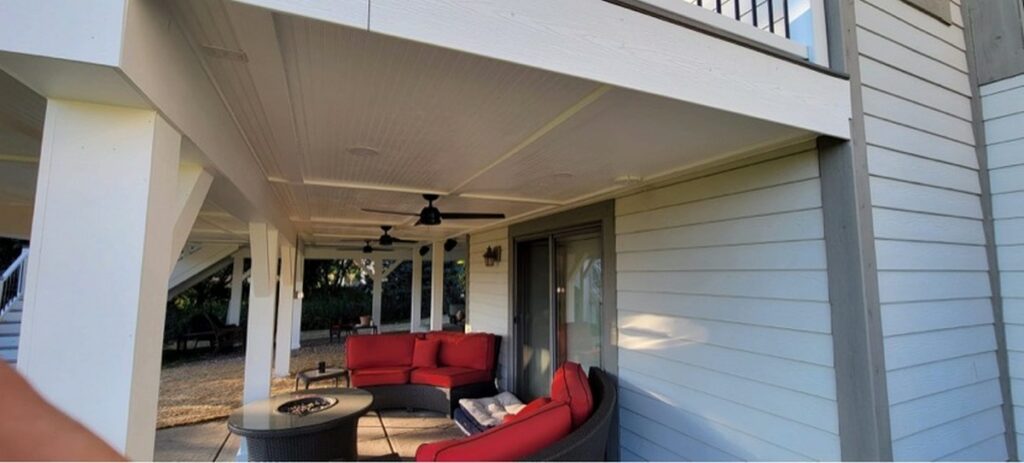 Hartford XL Deck Build: Trex Rain Escape Waterproofing & Modern Underside Finishes