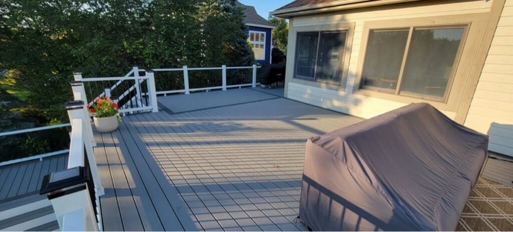 Hartford XL Deck Build: Trex Rain Escape Waterproofing & Modern Underside Finishes